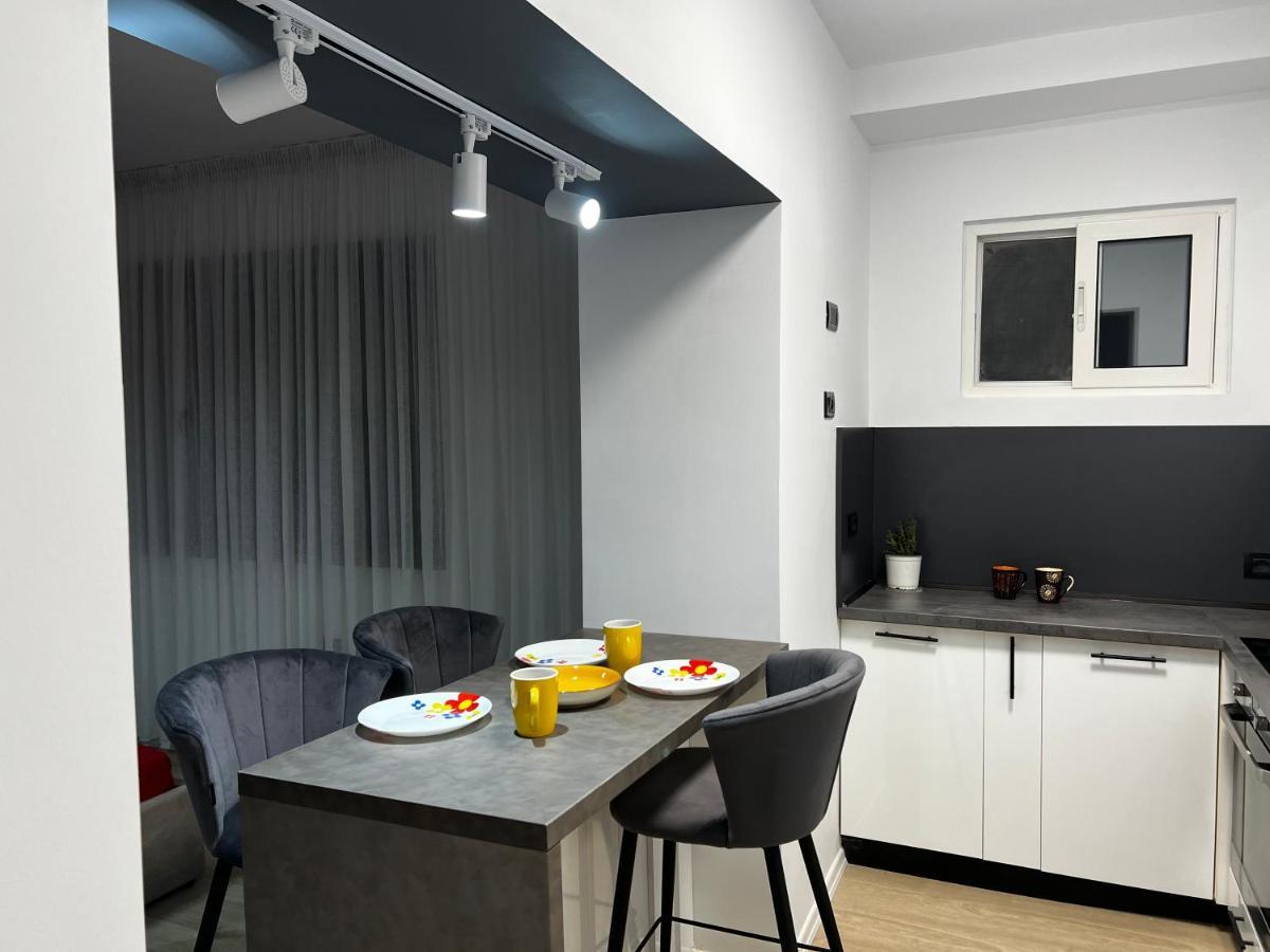 Amion Apartment In Center Of Tirana Bagian luar foto
