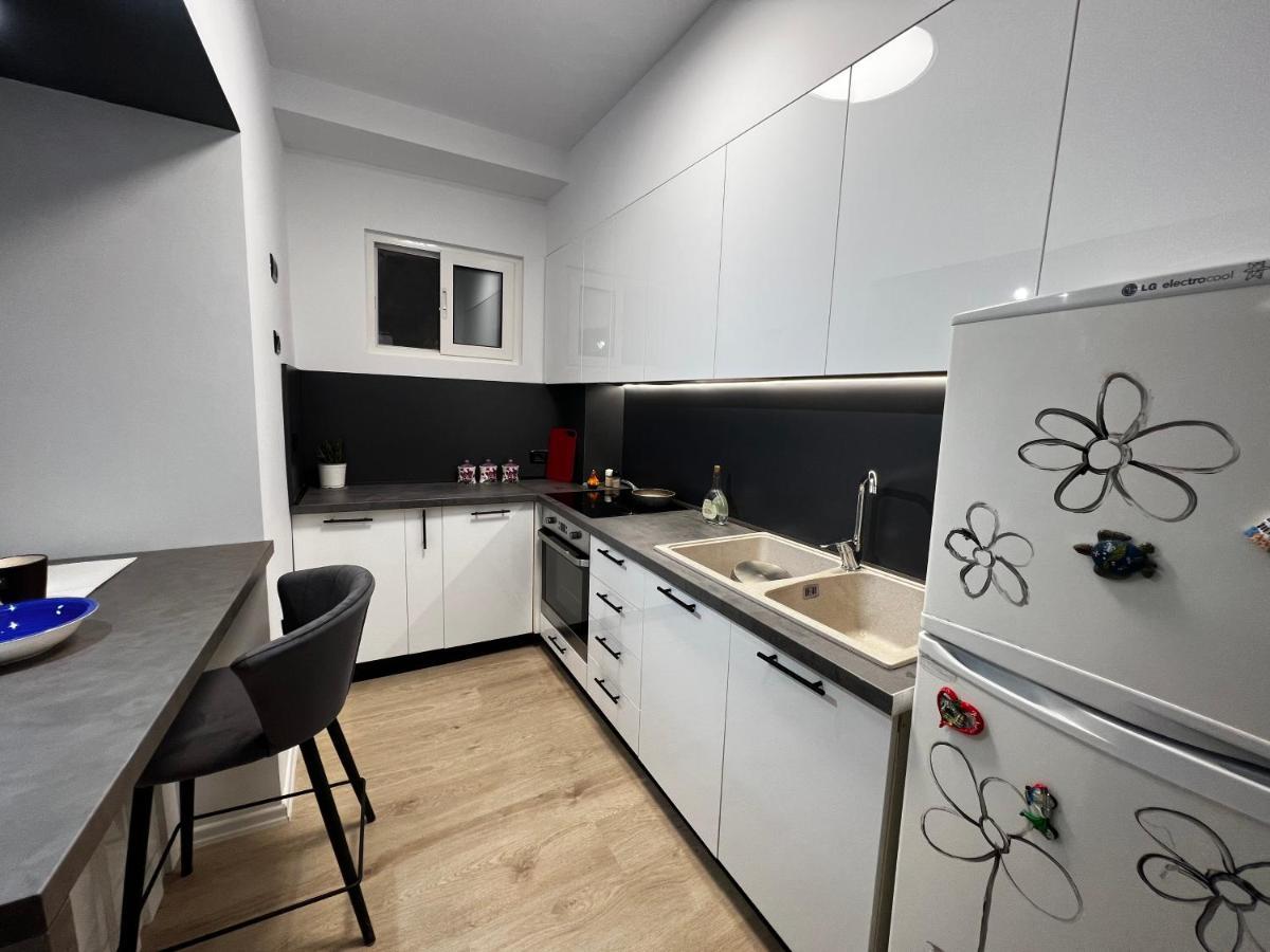 Amion Apartment In Center Of Tirana Bagian luar foto