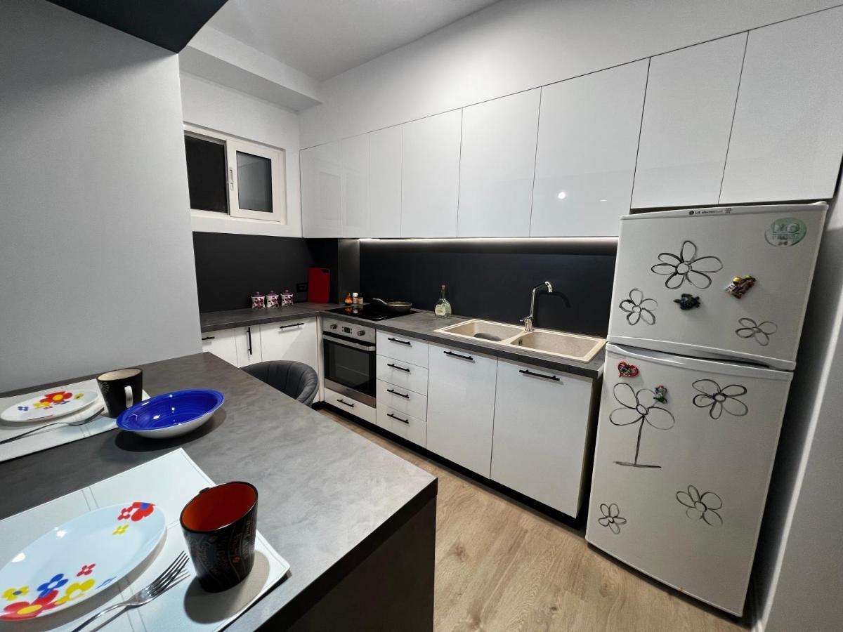 Amion Apartment In Center Of Tirana Bagian luar foto