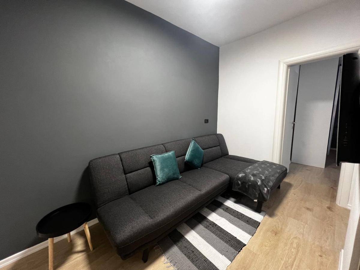 Amion Apartment In Center Of Tirana Bagian luar foto