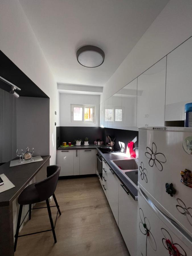 Amion Apartment In Center Of Tirana Bagian luar foto